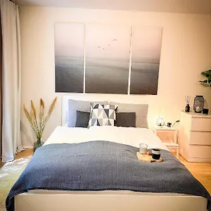 Apartment Schoenes Mit Terrasse, Würzburg