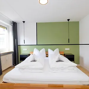 Apartment Grosszuegige Am Stadtrand, Würzburg